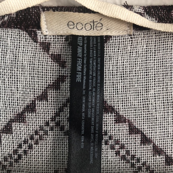 Ecoté Ruana Boho Wrap - Picture 6 of 6